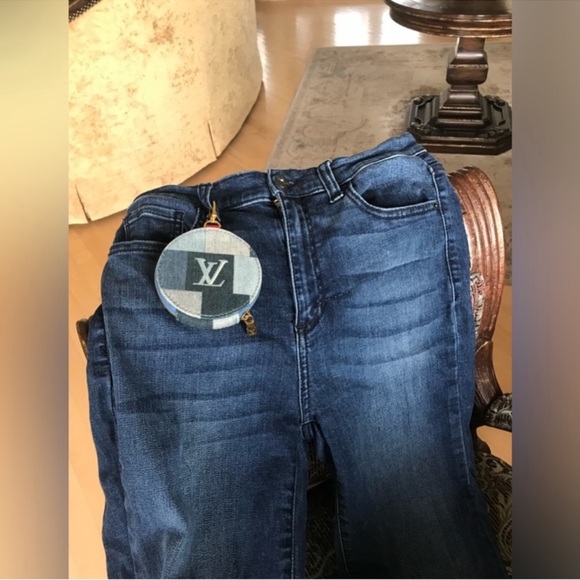 Exquisite Louis Vuitton Round Denim Patchwork Bag Charm Keychain Coin Pouch - Picture 6 of 17